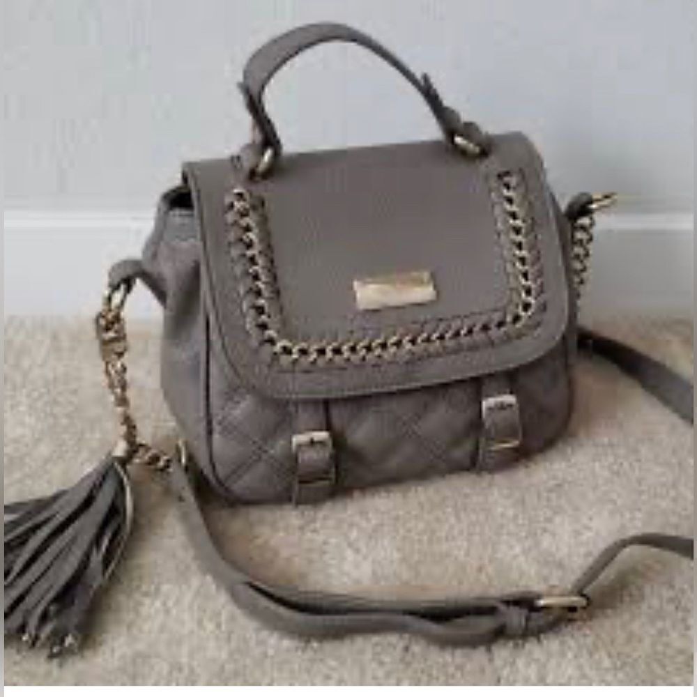 BcBG paris grey quilted leather flap crossbody purse bag w/tassell keychain